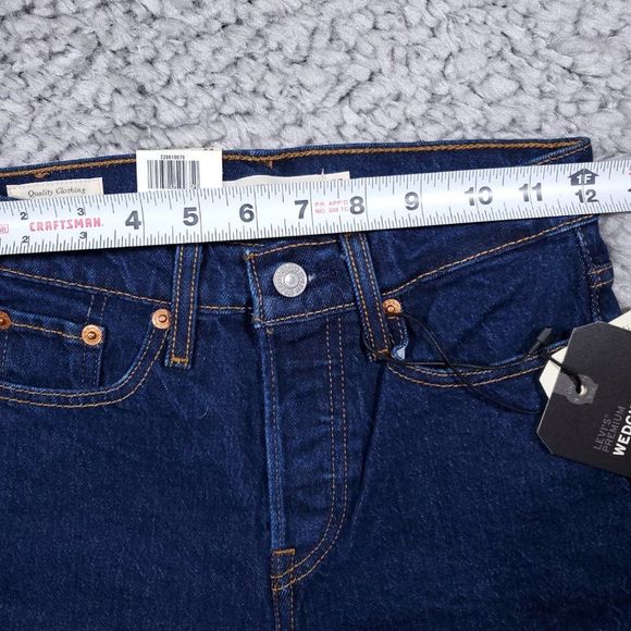 Levi's Wedgie Icon Fit Dark Wash Revolve High Rise Jeans Size 23 new with tags - Picture 9 of 12